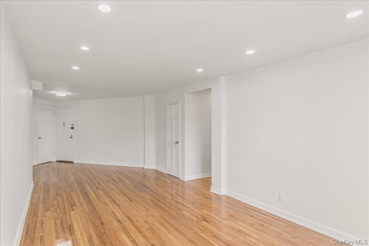 Apartamento com 1 Quartos à Venda em Rego Park - Nova Iorque - EUA - 8