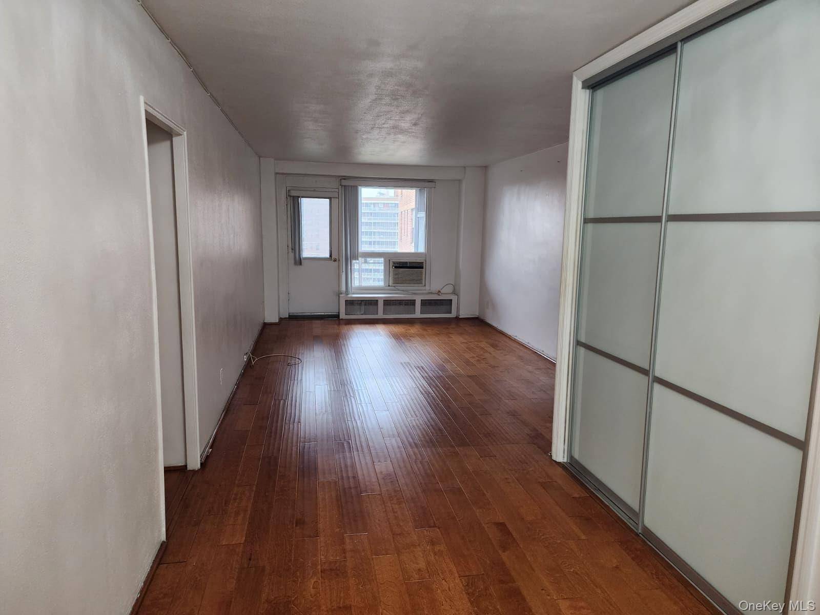 Apartamento com 1 Quartos à Venda em Rego Park - Nova Iorque - EUA - 6