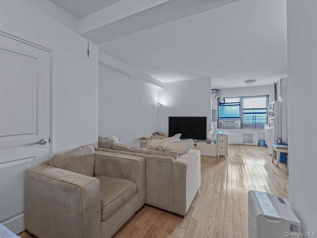 Apartamento de 1 Dormitorio en Venta en Rego Park - Nueva York - EE. UU. - 1