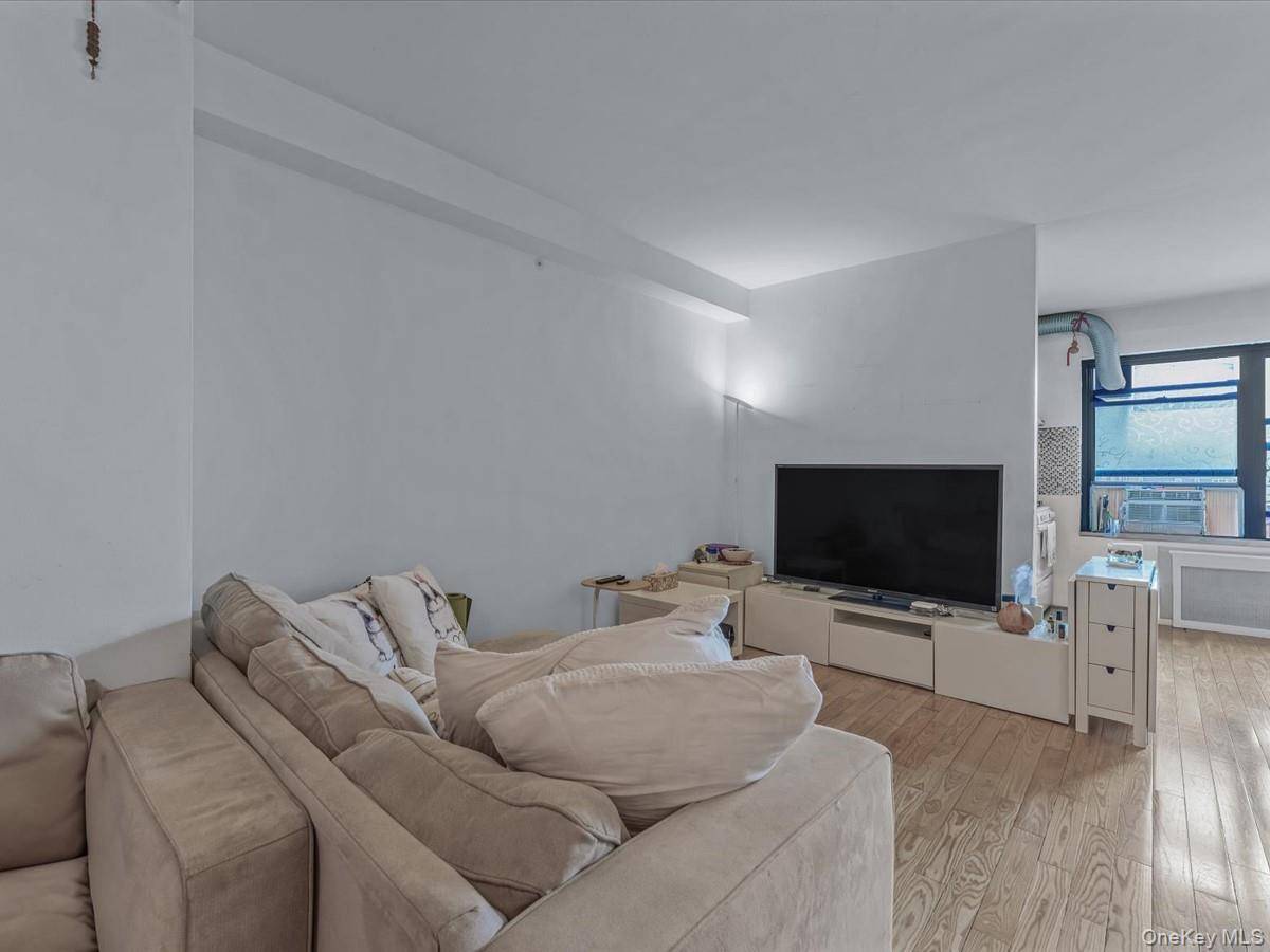 Apartamento de 1 Dormitorio en Venta en Rego Park - Nueva York - EE. UU. - 2