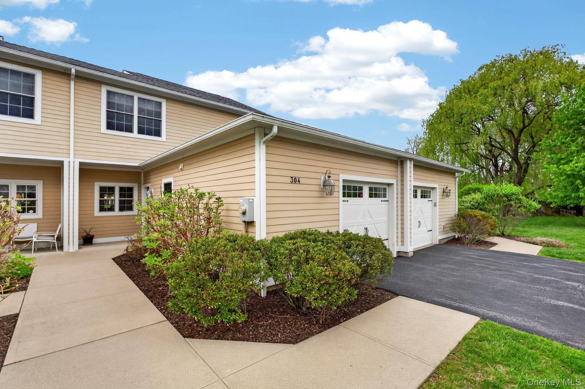 1 Bedroom Home for Sale in Rhinebeck - New York - USA - 2