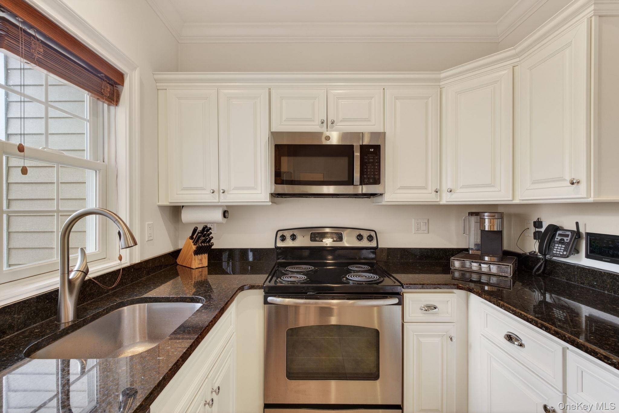 1 Bedroom Home for Sale in Rhinebeck - New York - USA - 3