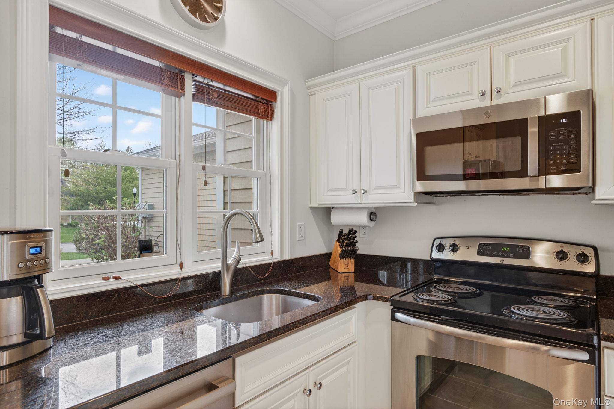 1 Bedroom Home for Sale in Rhinebeck - New York - USA - 4