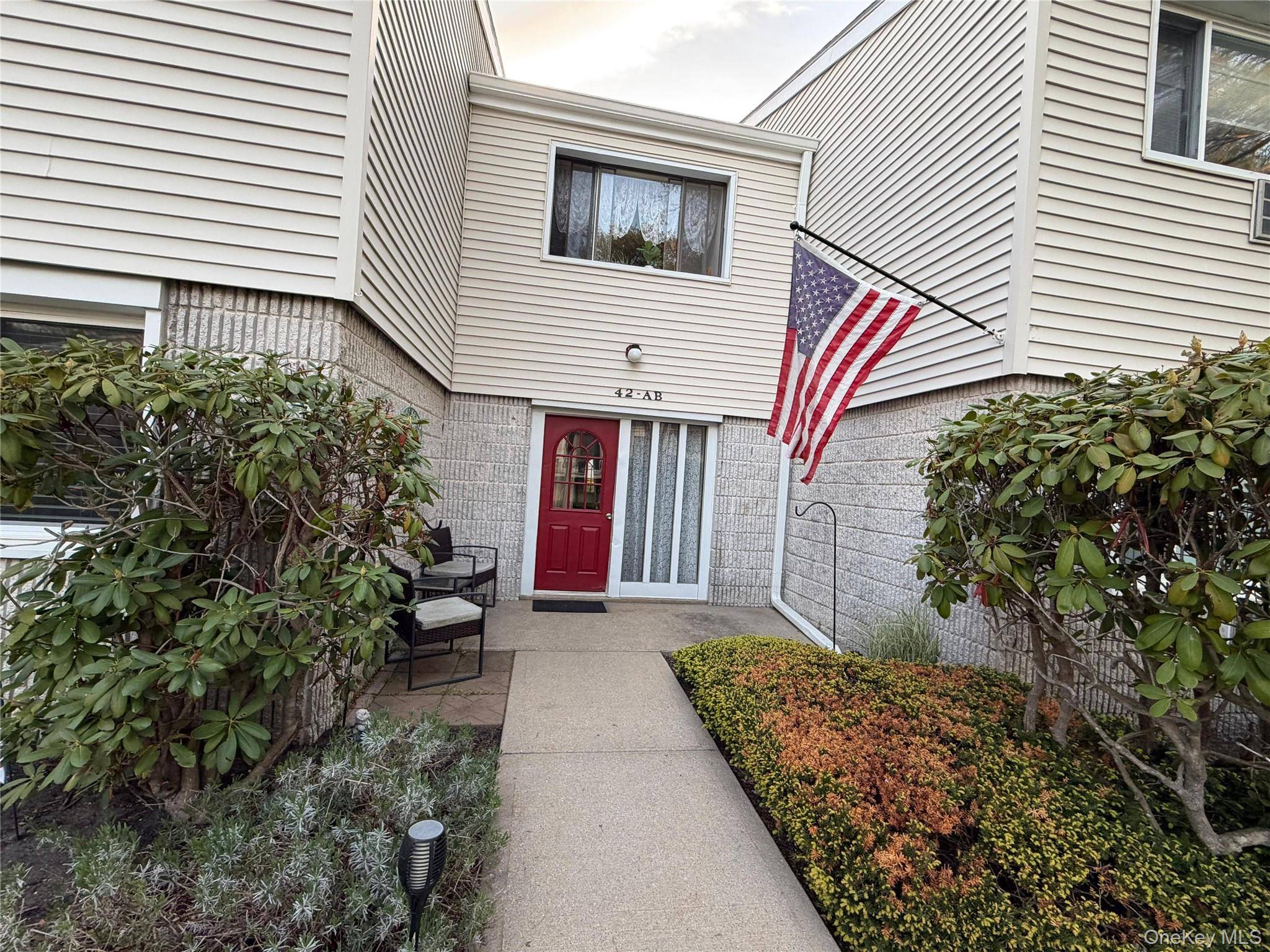 1 Bedroom Home for Sale in Ronkonkoma - New York - USA - 1