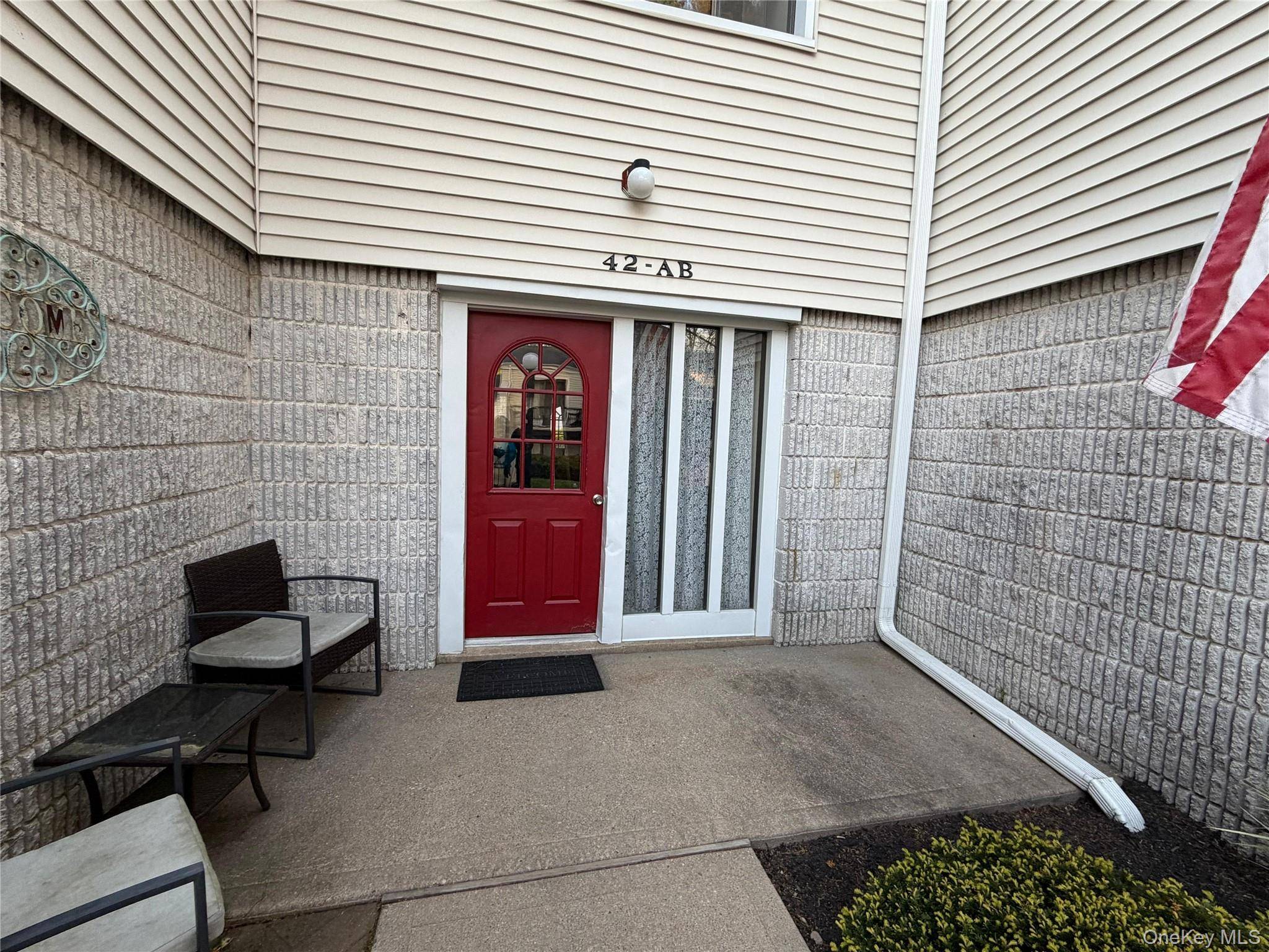 1 Bedroom Home for Sale in Ronkonkoma - New York - USA - 2