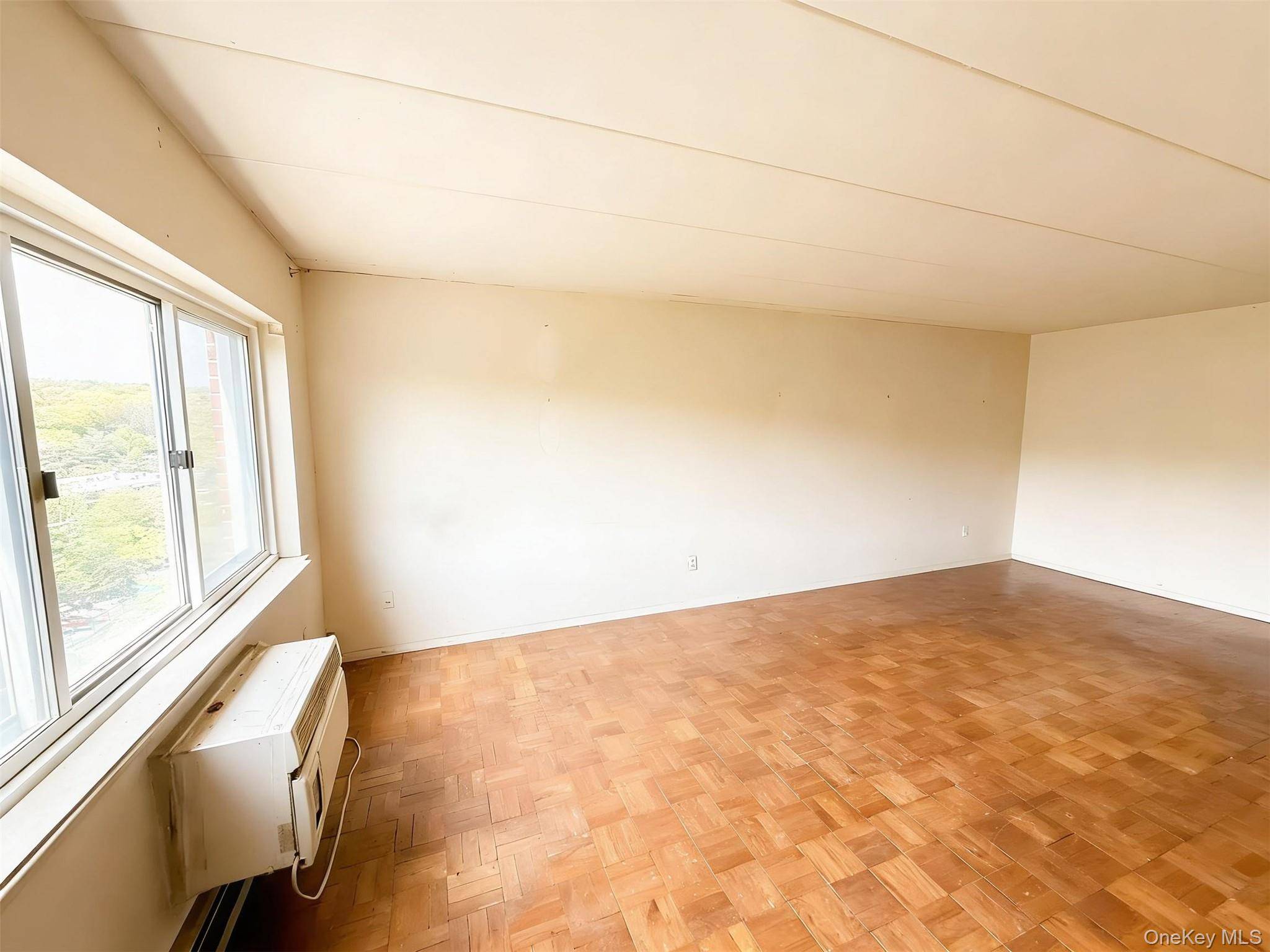 Apartamento de 1 Dormitorio en Venta en Scarsdale - Nueva York - EE. UU. - 3