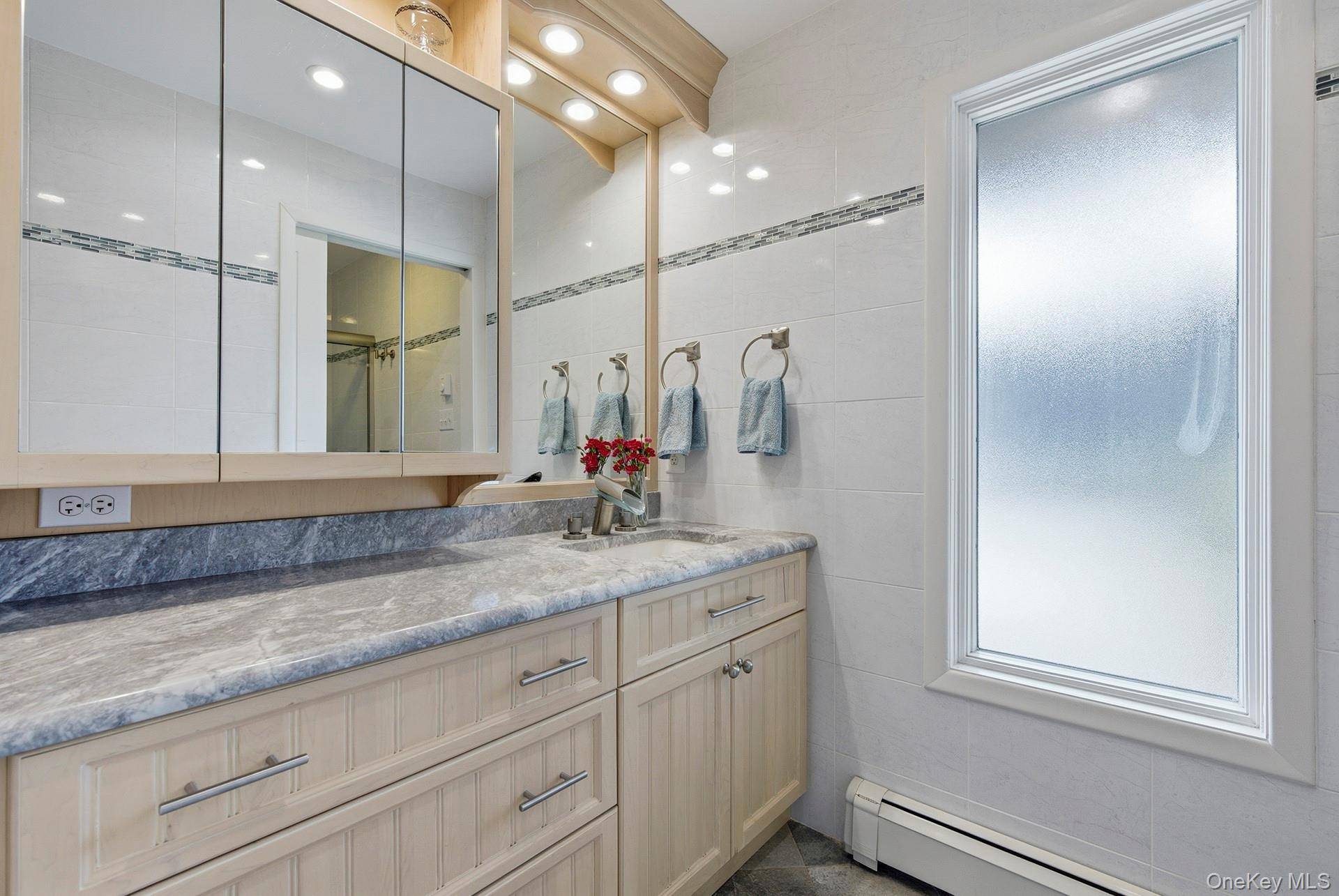 1 Bedroom Home for Sale in Shelter Island Heights - New York - USA - 5