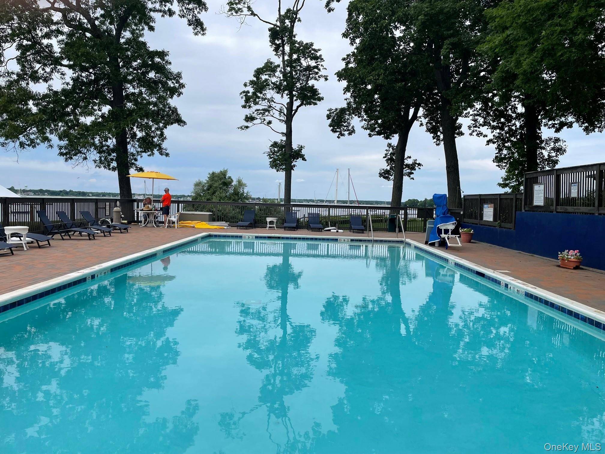 1 Bedroom Home for Sale in Shelter Island Heights - New York - USA - 8