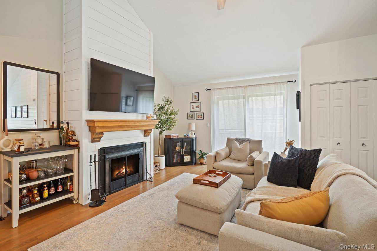 Apartamento com 1 Quartos à Venda em South Salem - Nova Iorque - EUA - 4