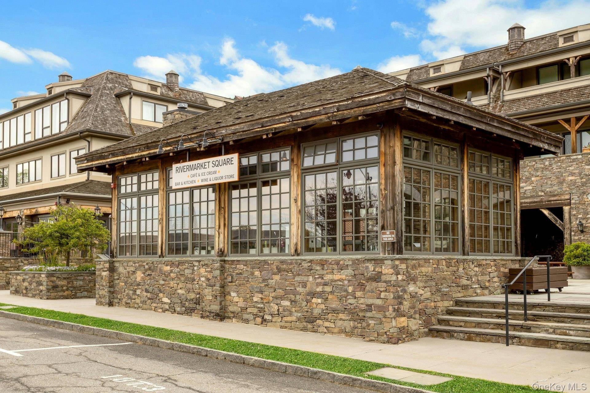 1 Bedroom Home for Sale in Tarrytown - New York - USA - 2