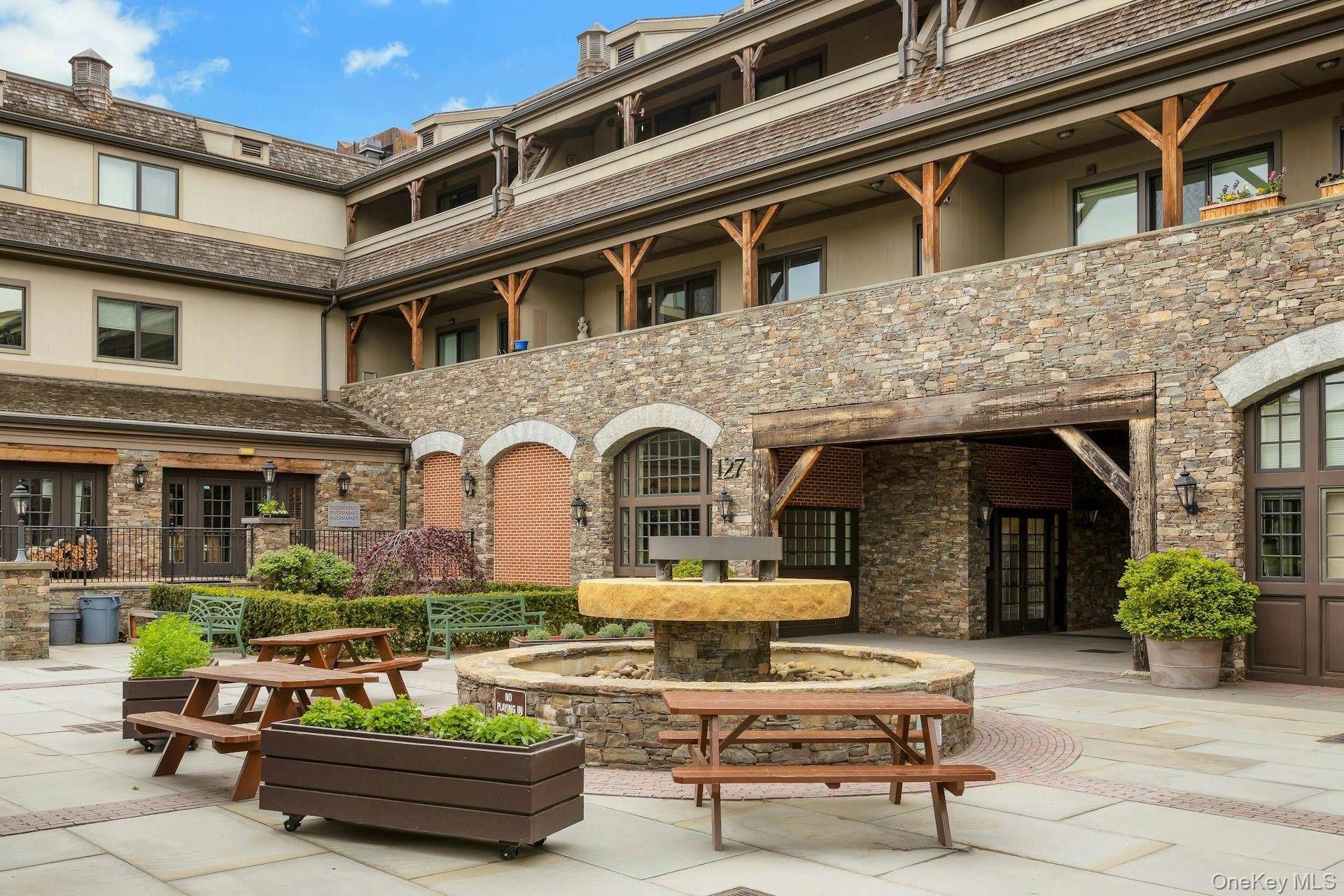 1 Bedroom Home for Sale in Tarrytown - New York - USA - 3
