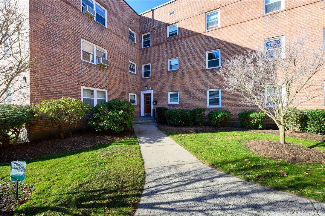 1 Bedroom Home for Sale in Tarrytown - New York - USA - 3