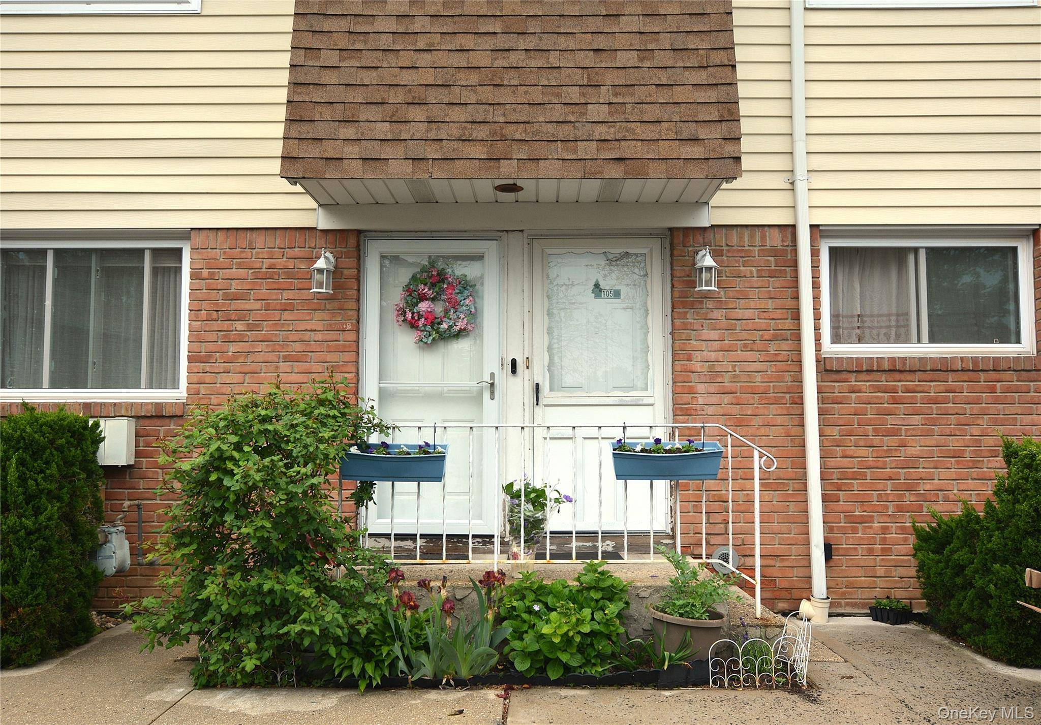 Apartamento de 1 Dormitorio en Venta en Uniondale - Nueva York - EE. UU. - 1