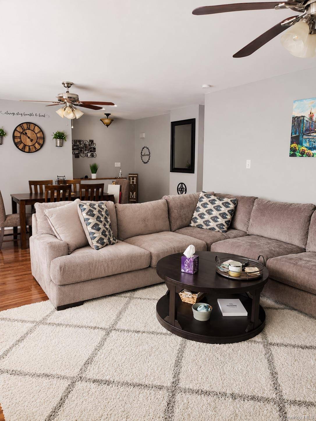 1 Bedroom Home for Sale in West Babylon - New York - USA - 6