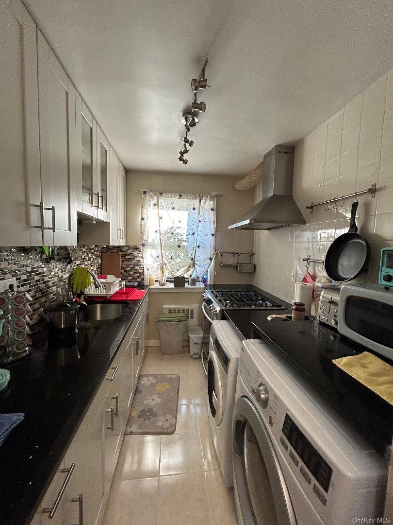 Apartamento de 1 Dormitorio en Venta en Whitestone - Nueva York - EE. UU. - 2