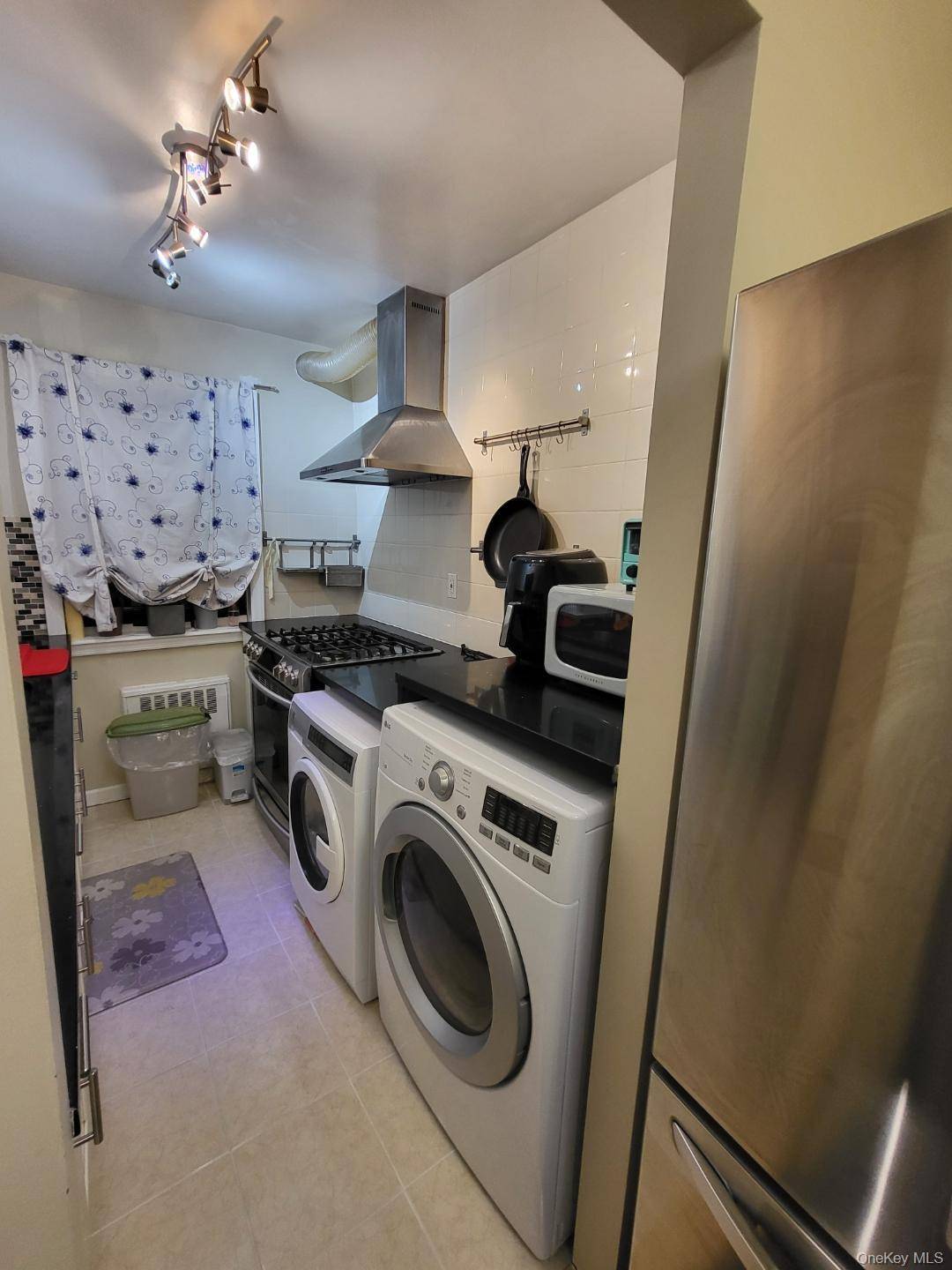 Apartamento de 1 Dormitorio en Venta en Whitestone - Nueva York - EE. UU. - 3