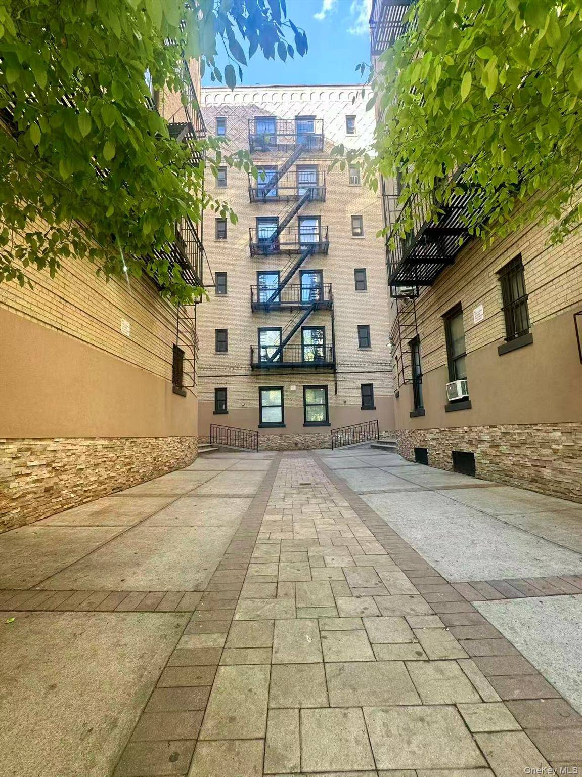 Apartamento com 1 Quartos à Venda em Woodside - Nova Iorque - EUA - 1