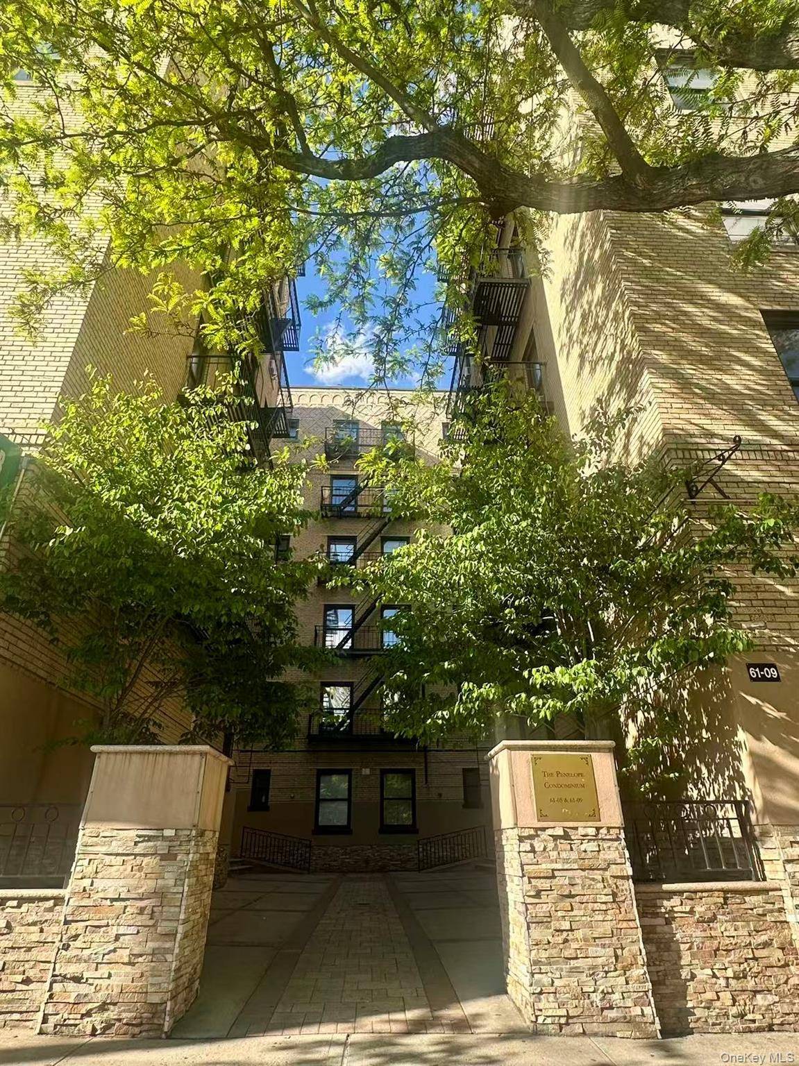 Apartamento com 1 Quartos à Venda em Woodside - Nova Iorque - EUA - 2