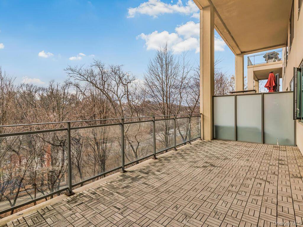 1 Bedroom Home for Sale in Yonkers - New York - USA - 5