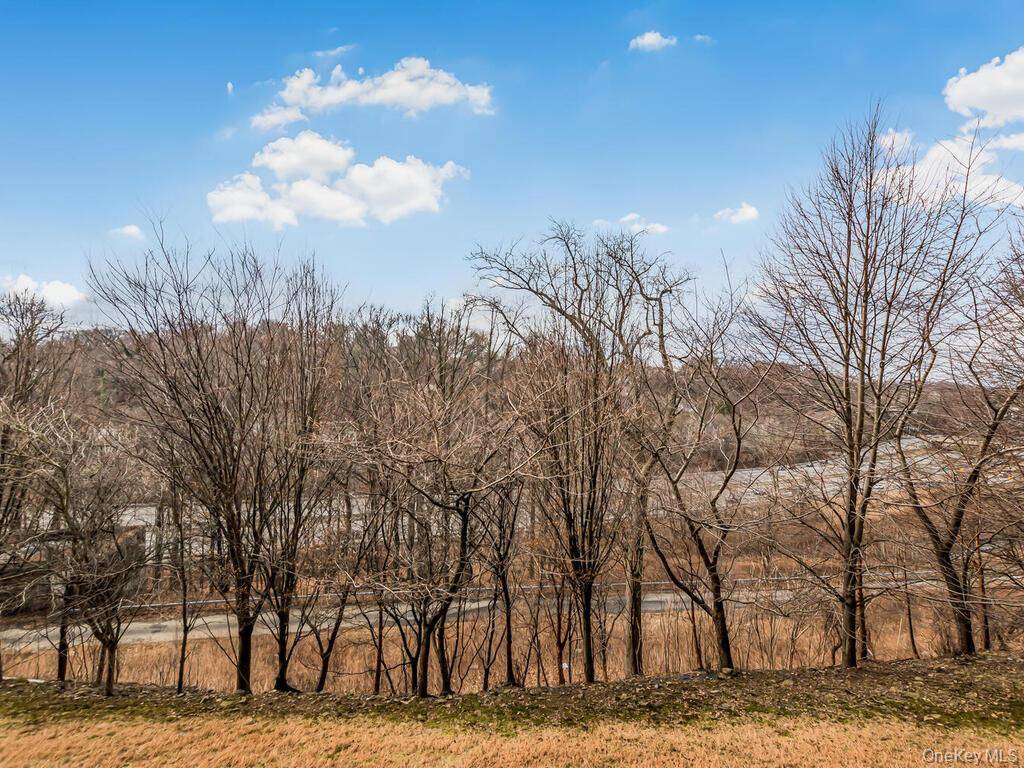 1 Bedroom Home for Sale in Yonkers - New York - USA - 6