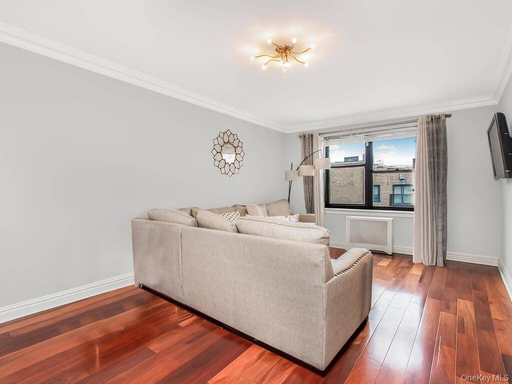 1 Bedroom Home for Sale in Yonkers - New York - USA - 3