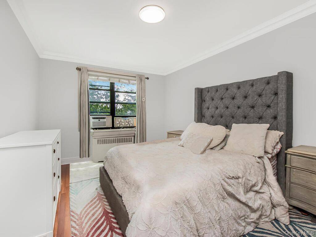 1 Bedroom Home for Sale in Yonkers - New York - USA - 4