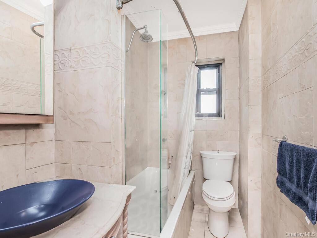 1 Bedroom Home for Sale in Yonkers - New York - USA - 6