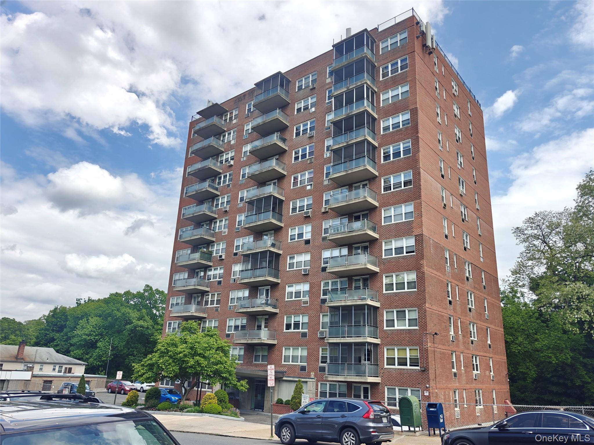 1 Bedroom Home for Sale in Yonkers - New York - USA - 1