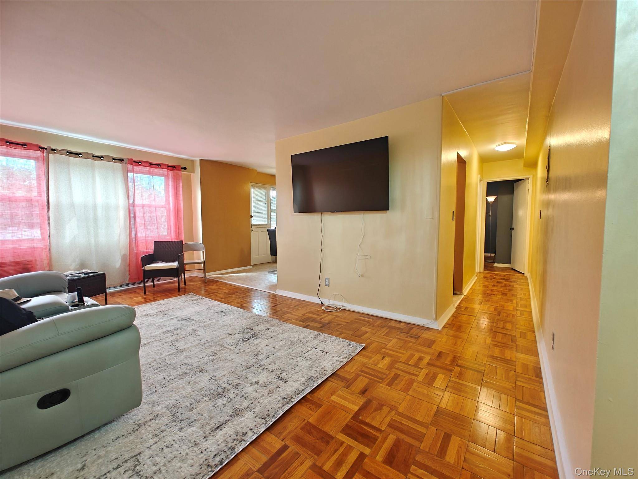 1 Bedroom Home for Sale in Yonkers - New York - USA - 4