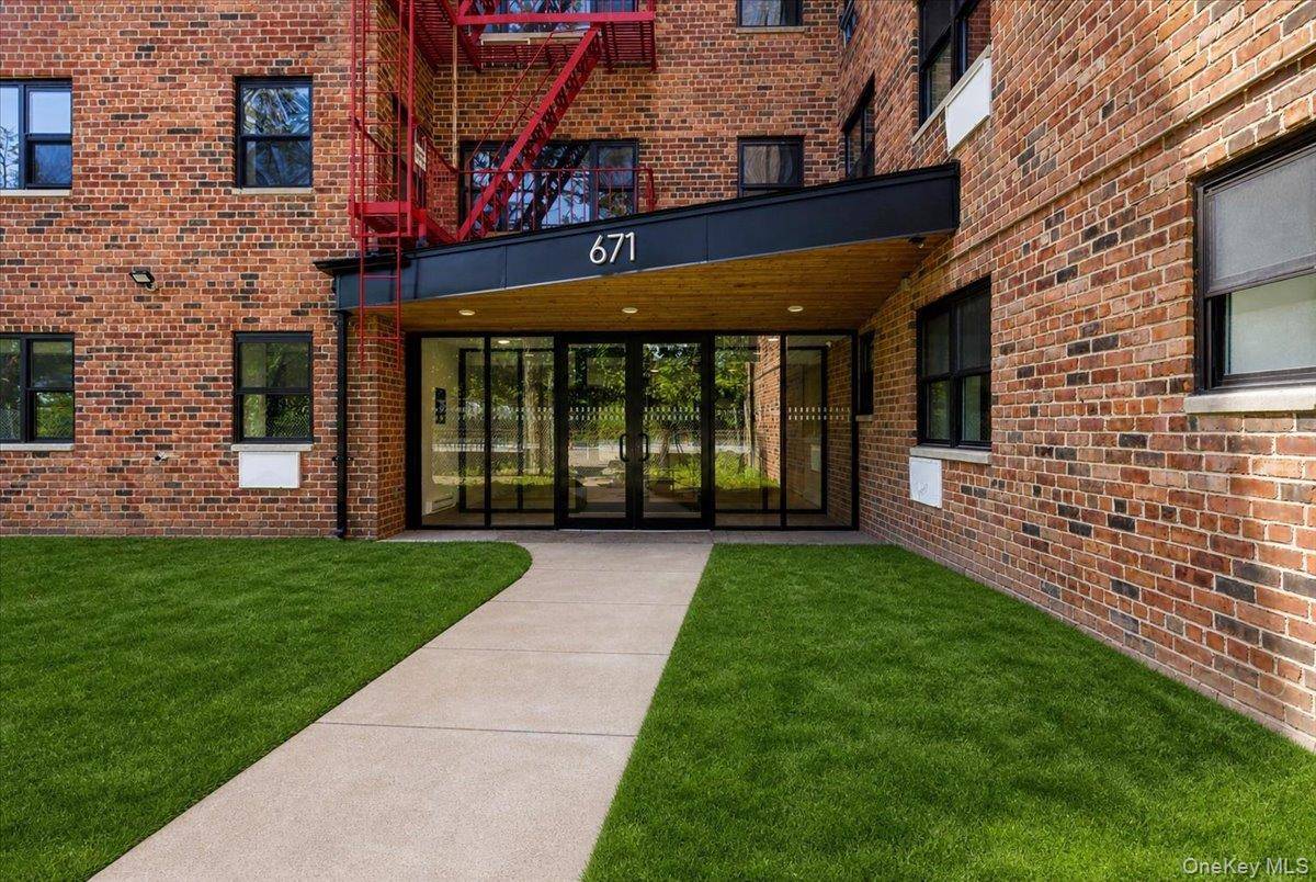 1 Bedroom Home for Sale in Yonkers - New York - USA - 1