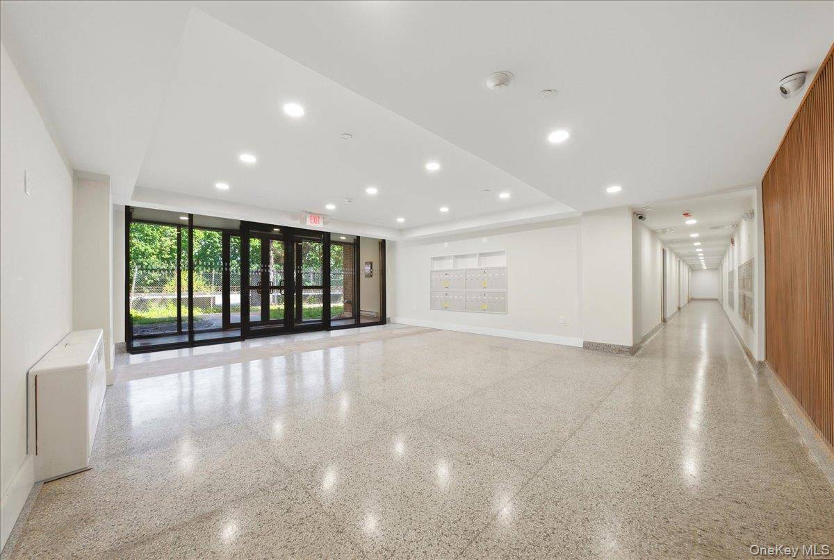 1 Bedroom Home for Sale in Yonkers - New York - USA - 5