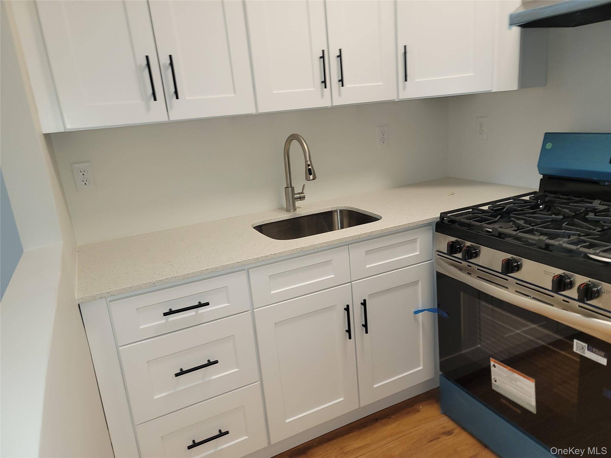 1 Bedroom Home for Sale in Yonkers - New York - USA - 2