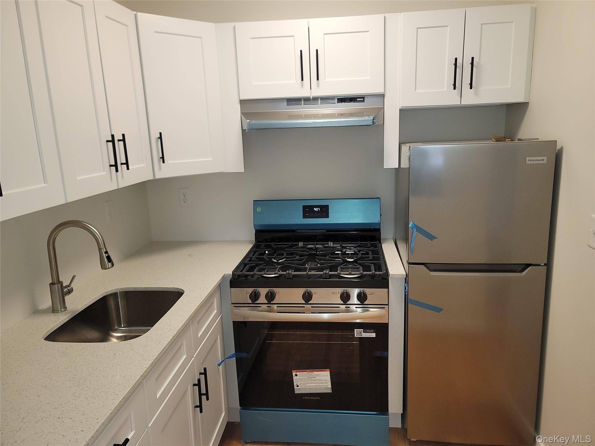 1 Bedroom Home for Sale in Yonkers - New York - USA - 3