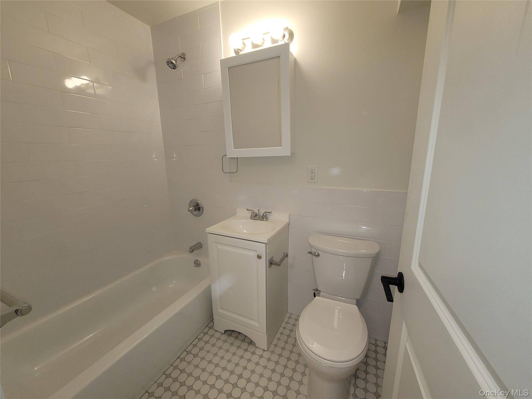 1 Bedroom Home for Sale in Yonkers - New York - USA - 4