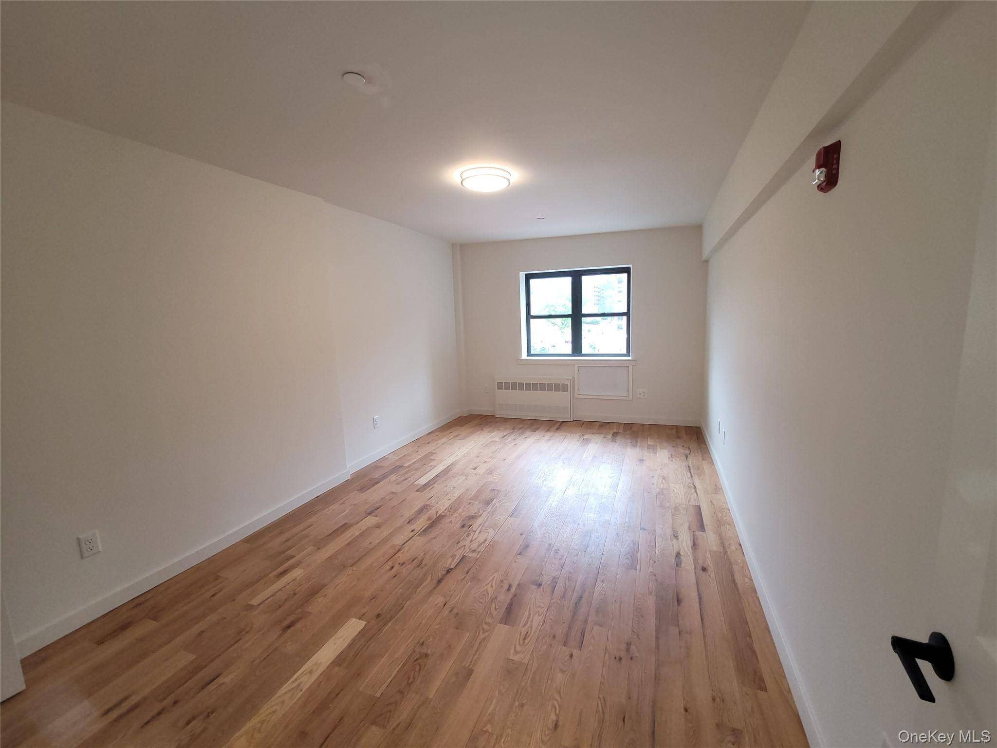 1 Bedroom Home for Sale in Yonkers - New York - USA - 5