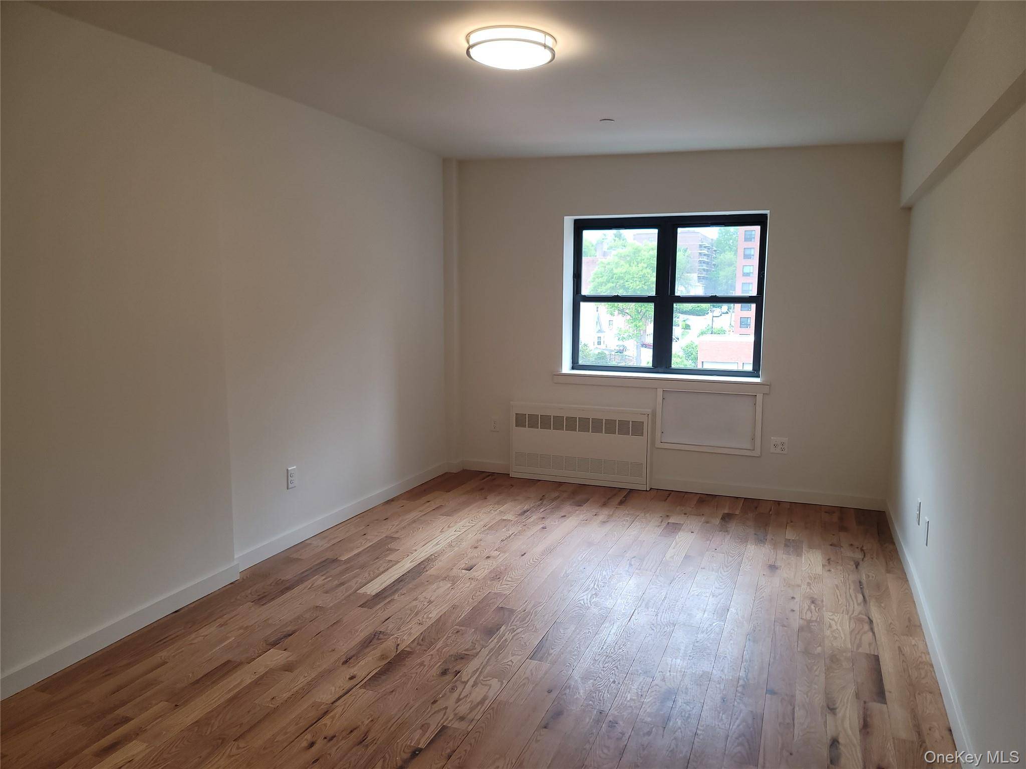 1 Bedroom Home for Sale in Yonkers - New York - USA - 6