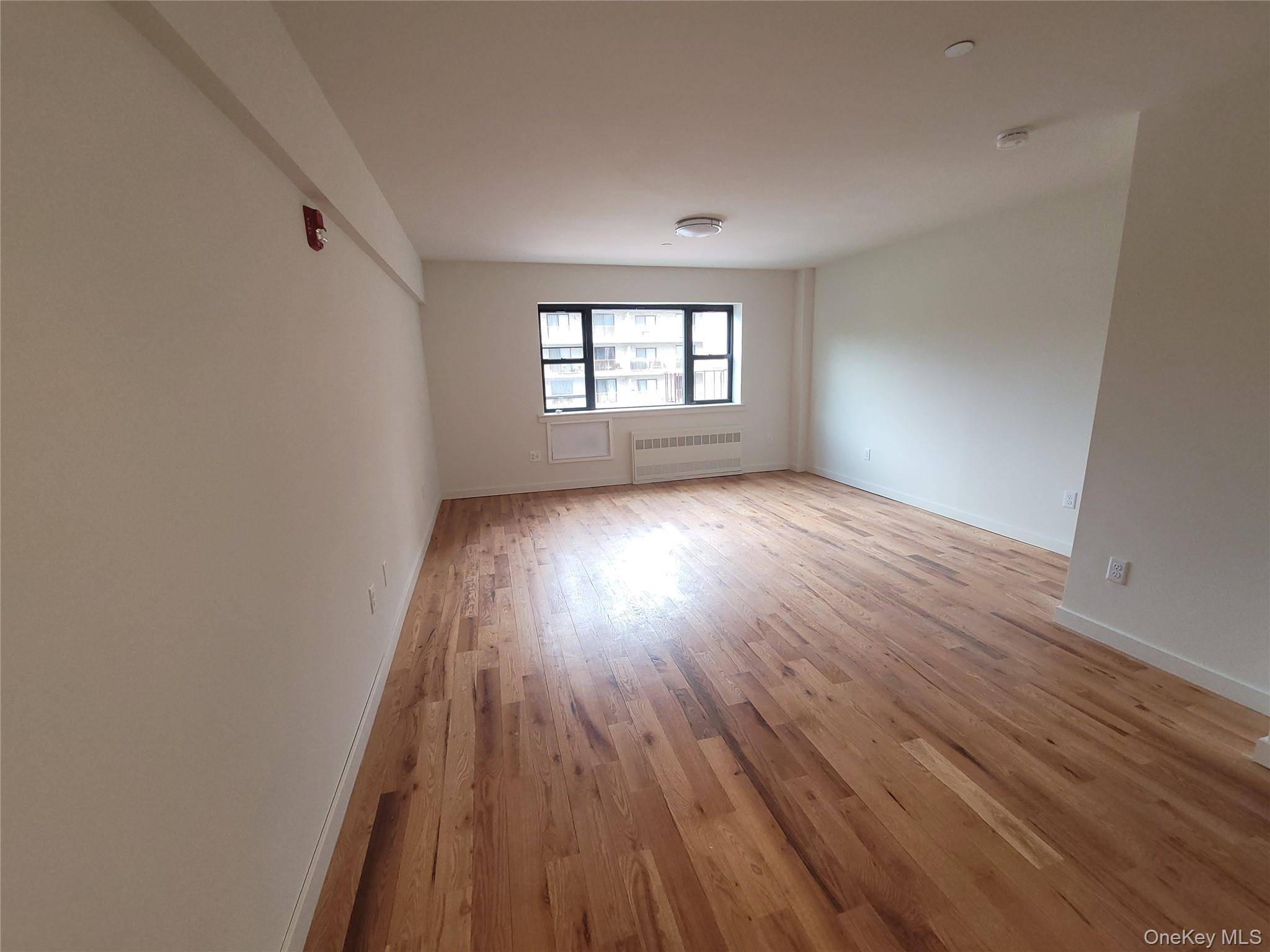 1 Bedroom Home for Sale in Yonkers - New York - USA - 8
