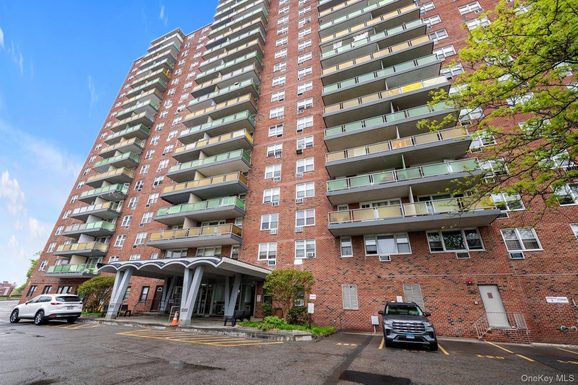 1 Bedroom Home for Sale in Yonkers - New York - USA - 1