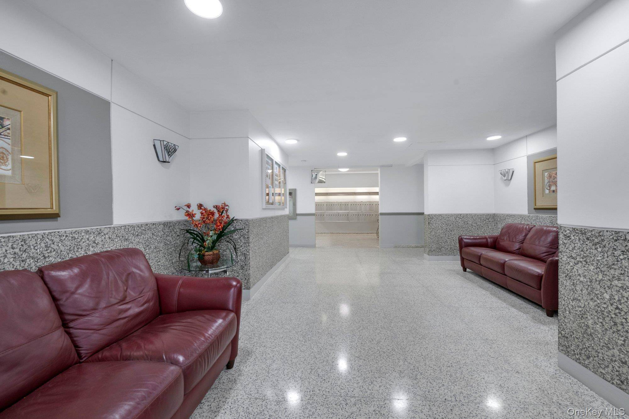 1 Bedroom Home for Sale in Yonkers - New York - USA - 2