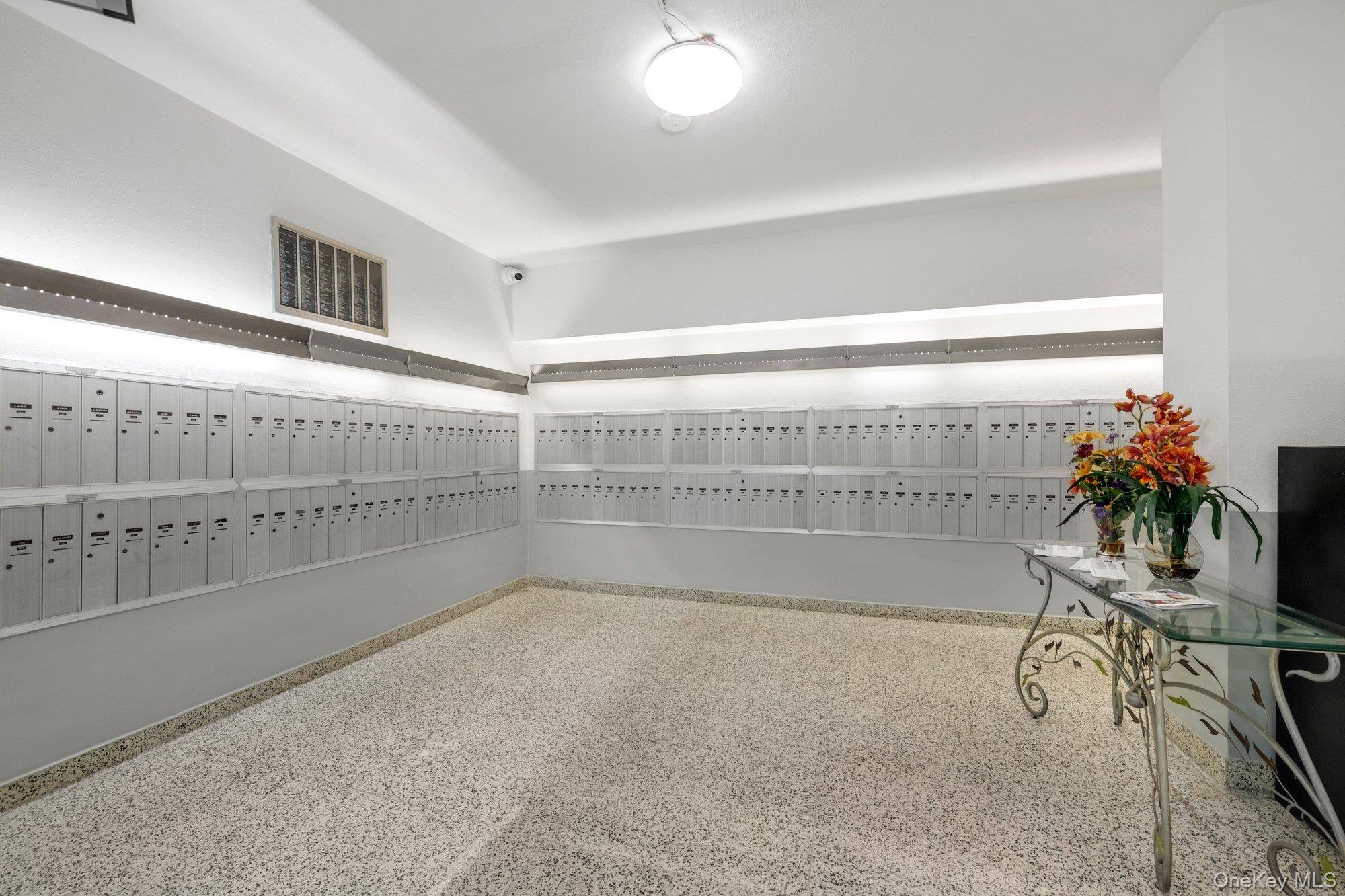 1 Bedroom Home for Sale in Yonkers - New York - USA - 3