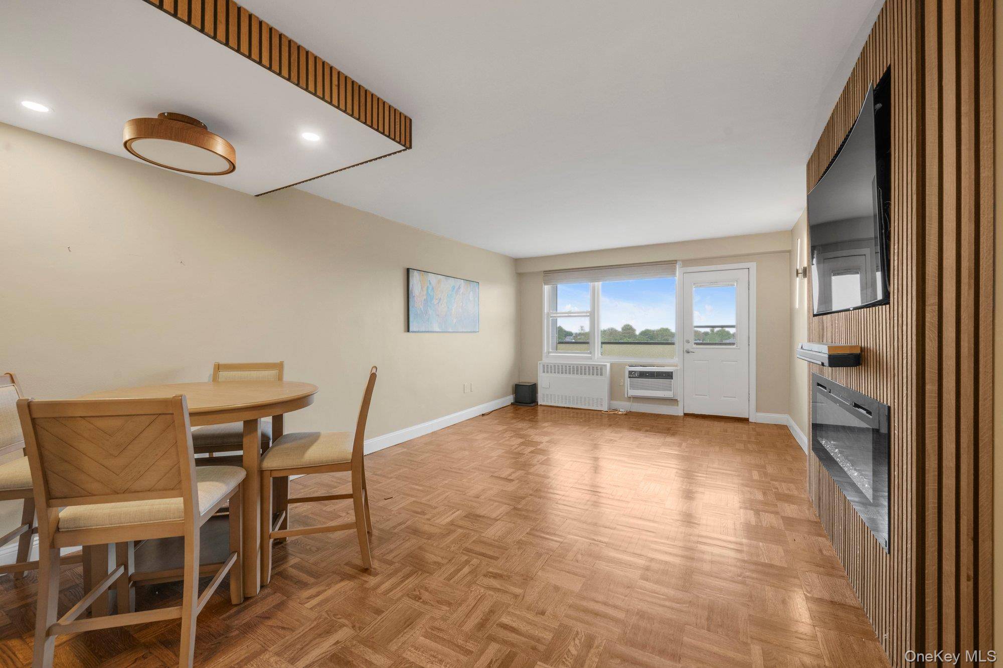1 Bedroom Home for Sale in Yonkers - New York - USA - 6