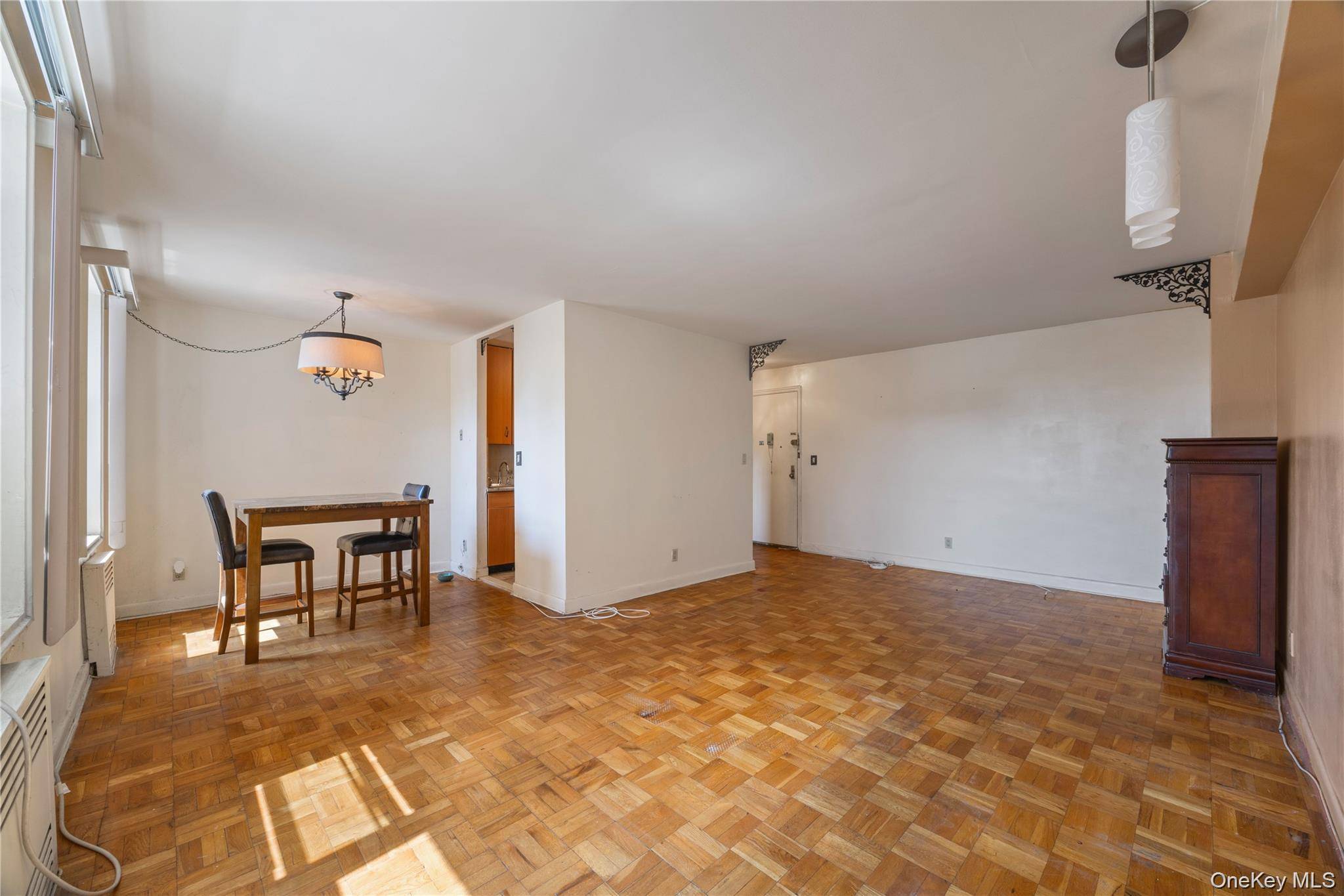 1 Bedroom Home for Sale in Yonkers - New York - USA - 2
