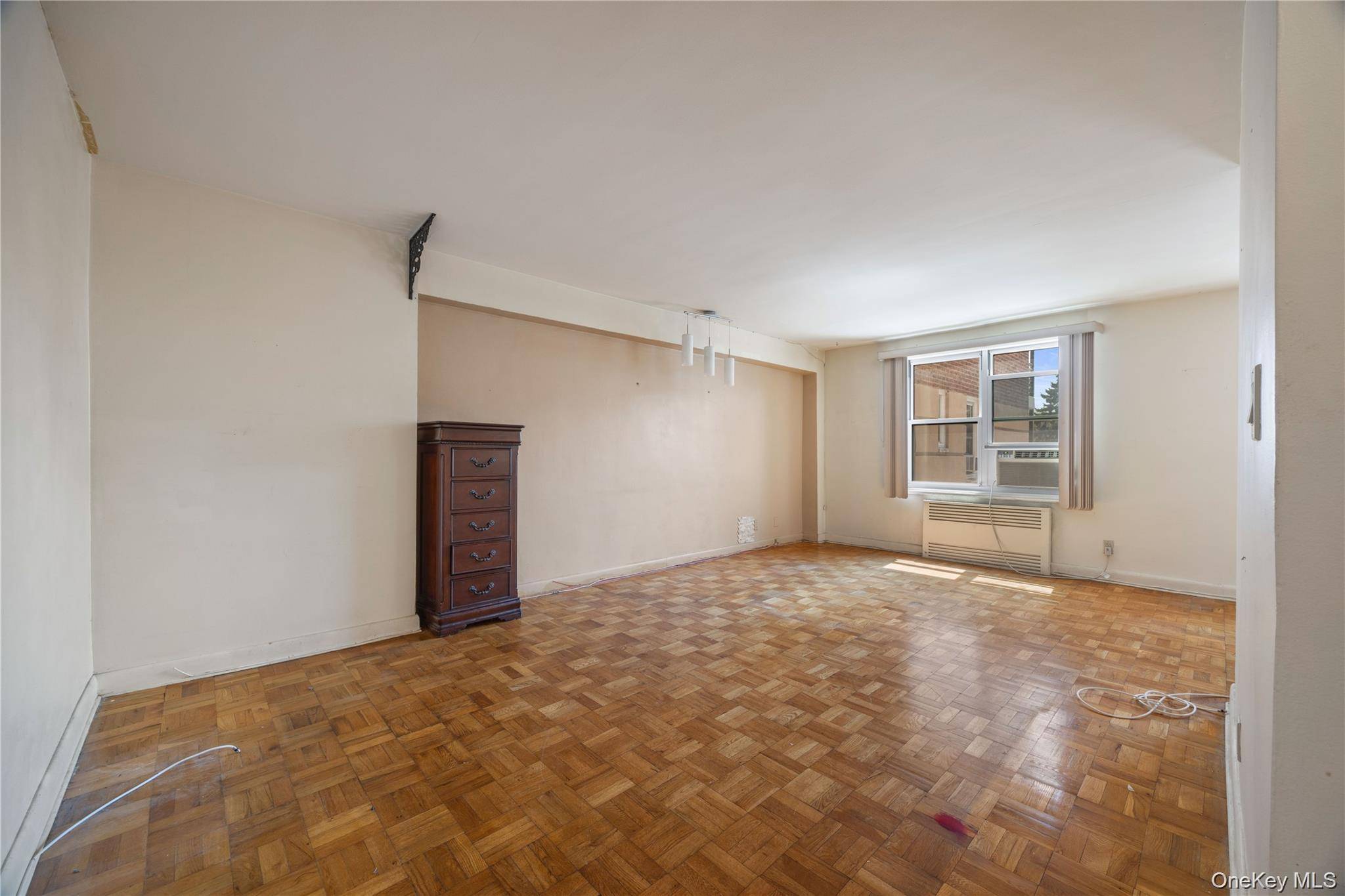 1 Bedroom Home for Sale in Yonkers - New York - USA - 3
