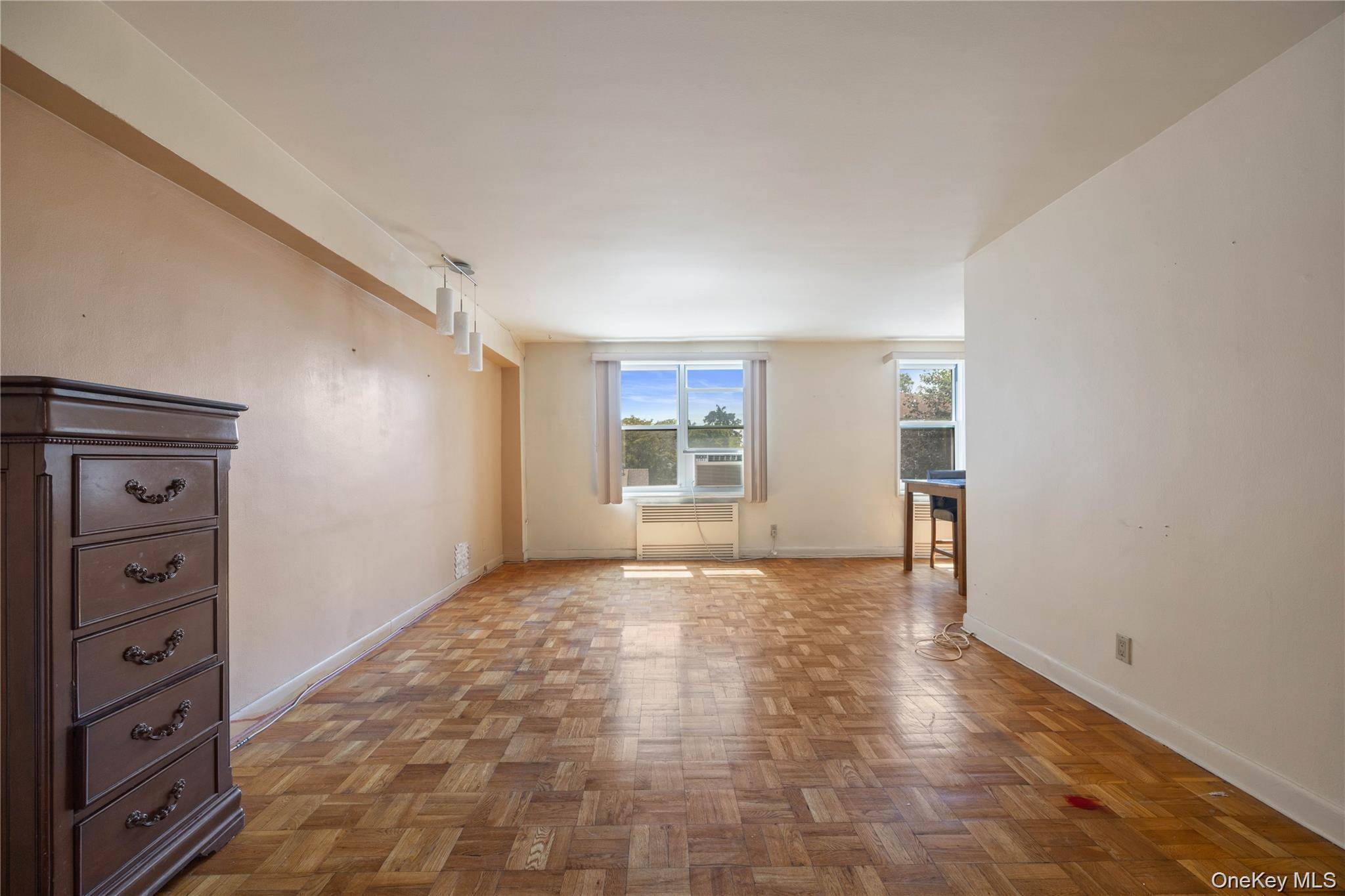1 Bedroom Home for Sale in Yonkers - New York - USA - 4