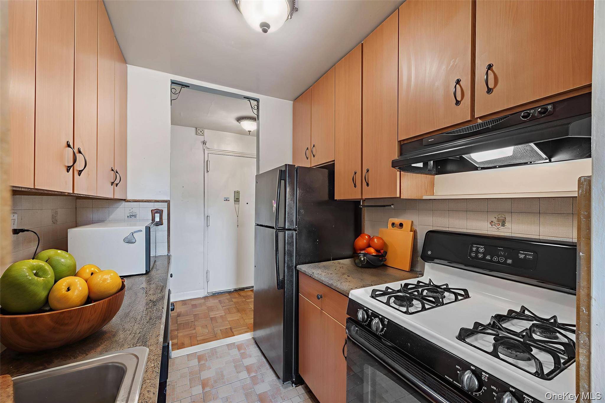 1 Bedroom Home for Sale in Yonkers - New York - USA - 7
