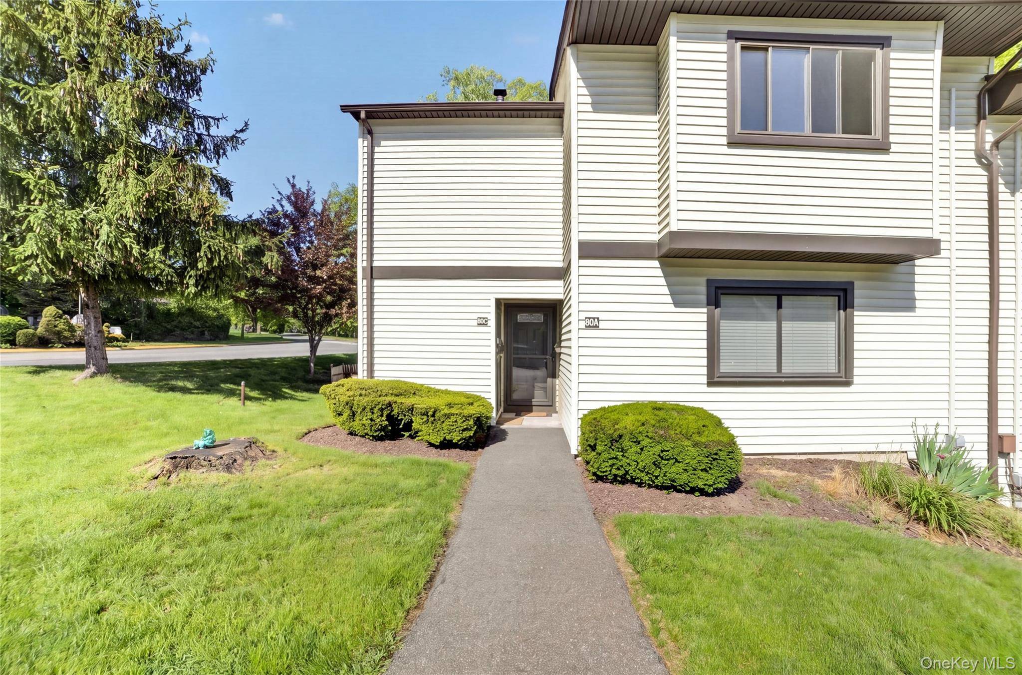 1 Bedroom Home for Sale in Yorktown Heights - New York - USA - 2