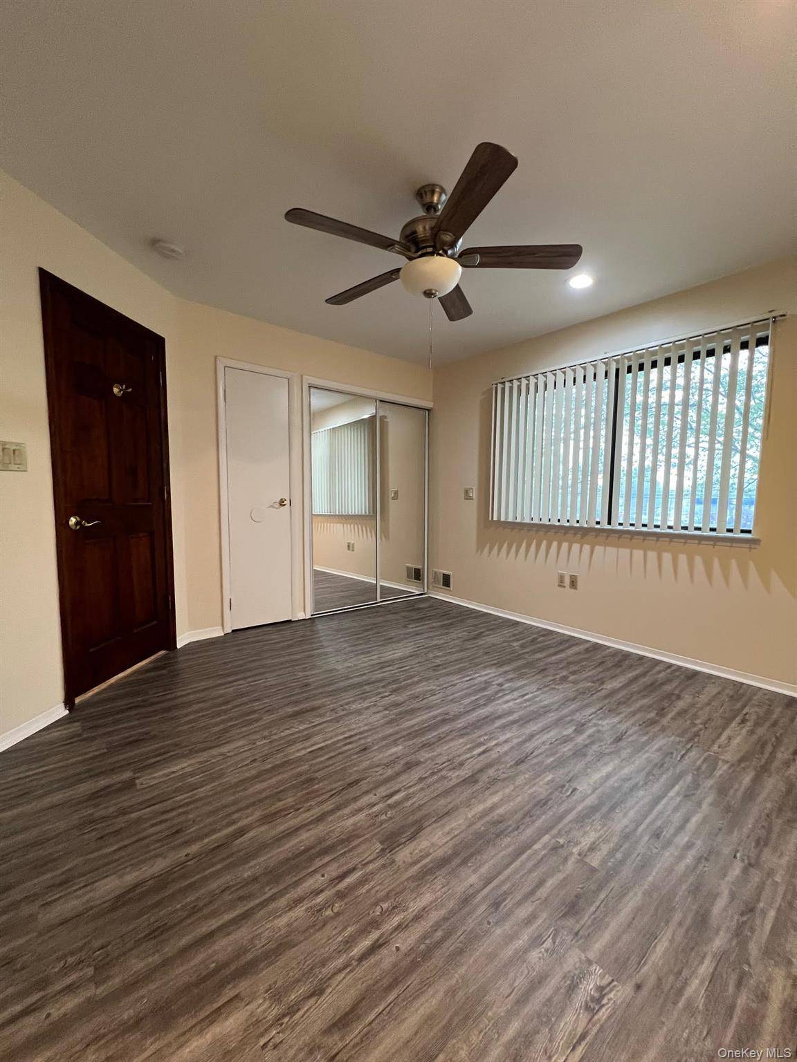 Apartamento com 2 Quartos à Venda em Amityville - Nova Iorque - EUA - 7