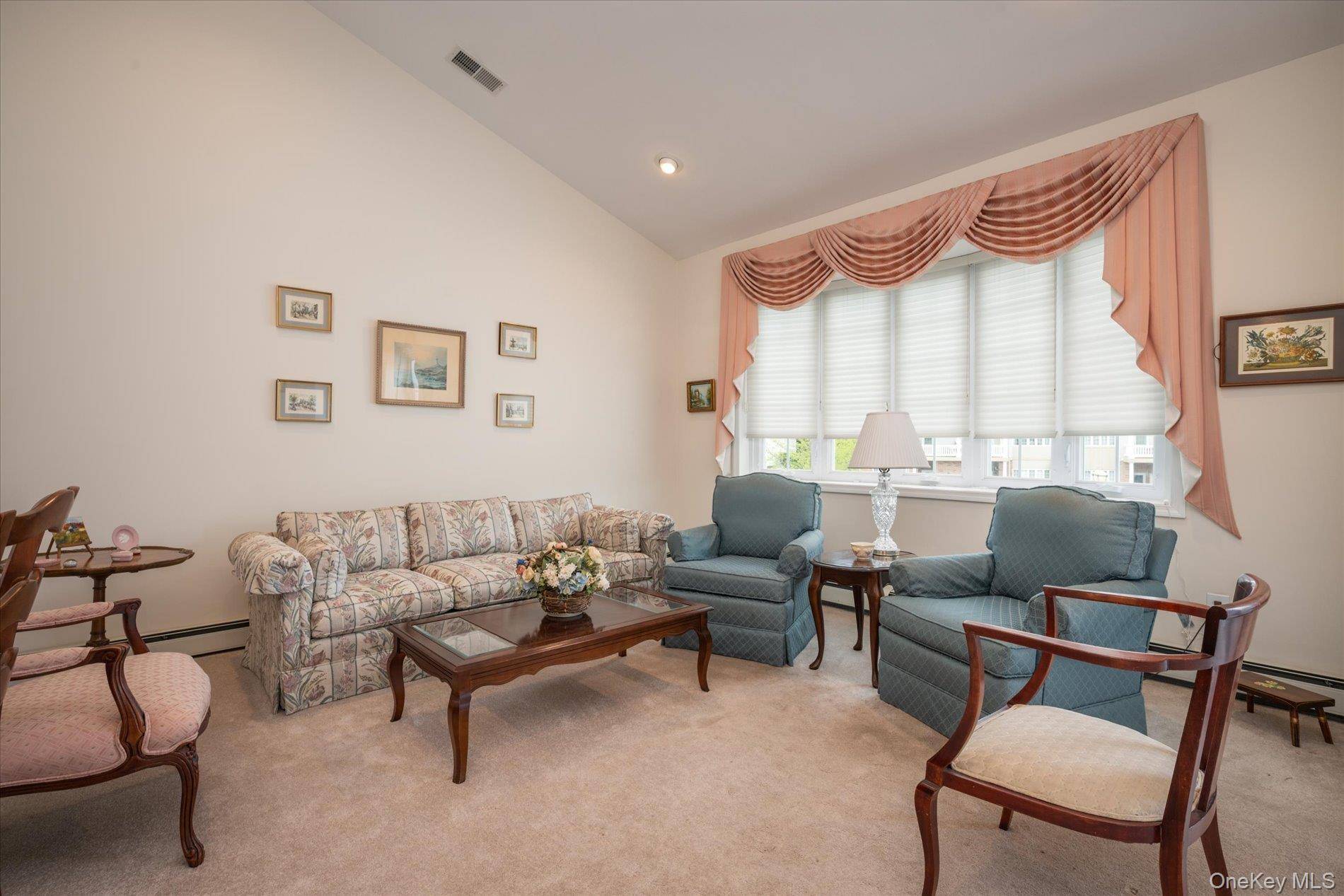Apartamento com 2 Quartos à Venda em Amityville - Nova Iorque - EUA - 4