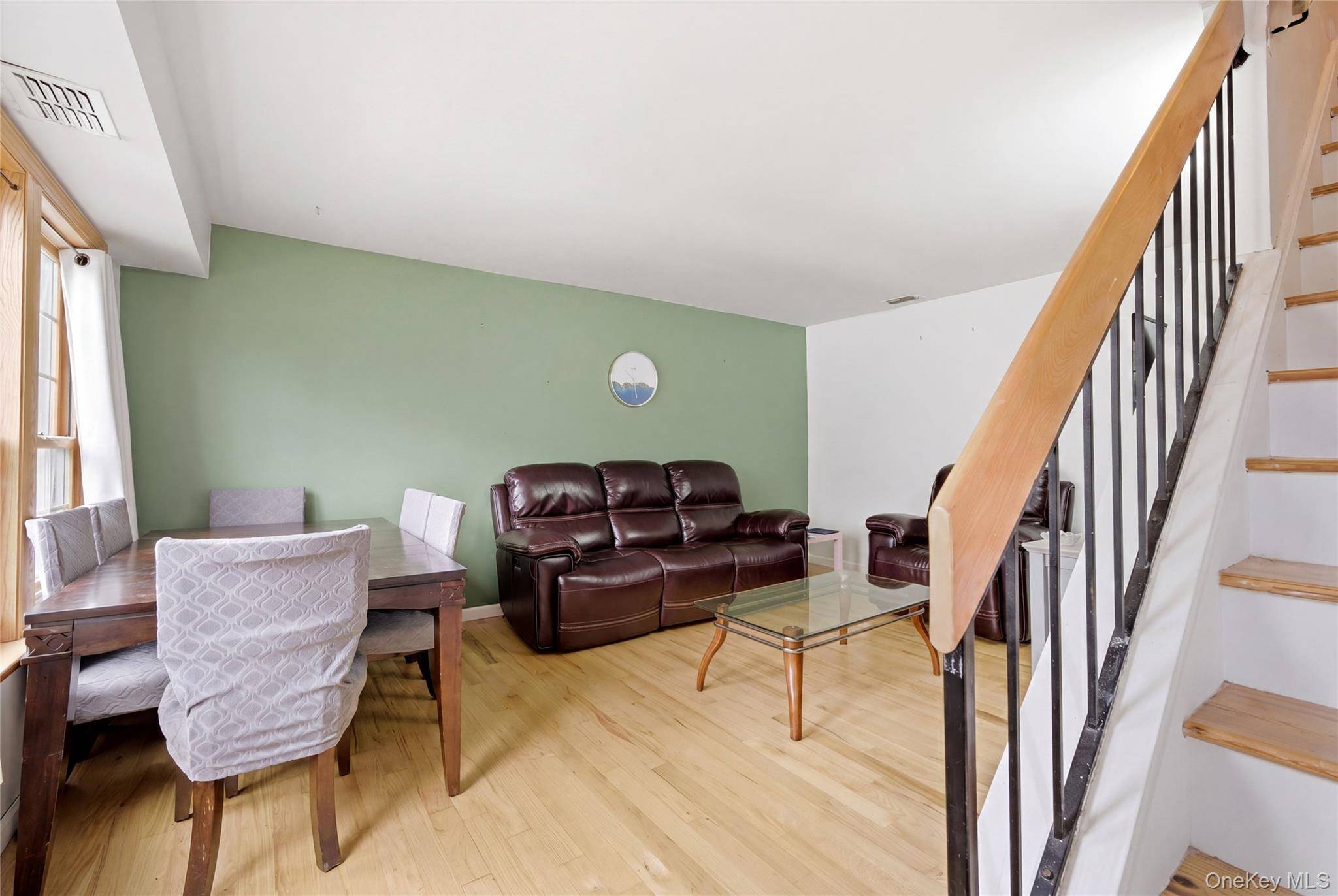 2 Bedroom Home for Sale in Babylon - New York - USA - 6