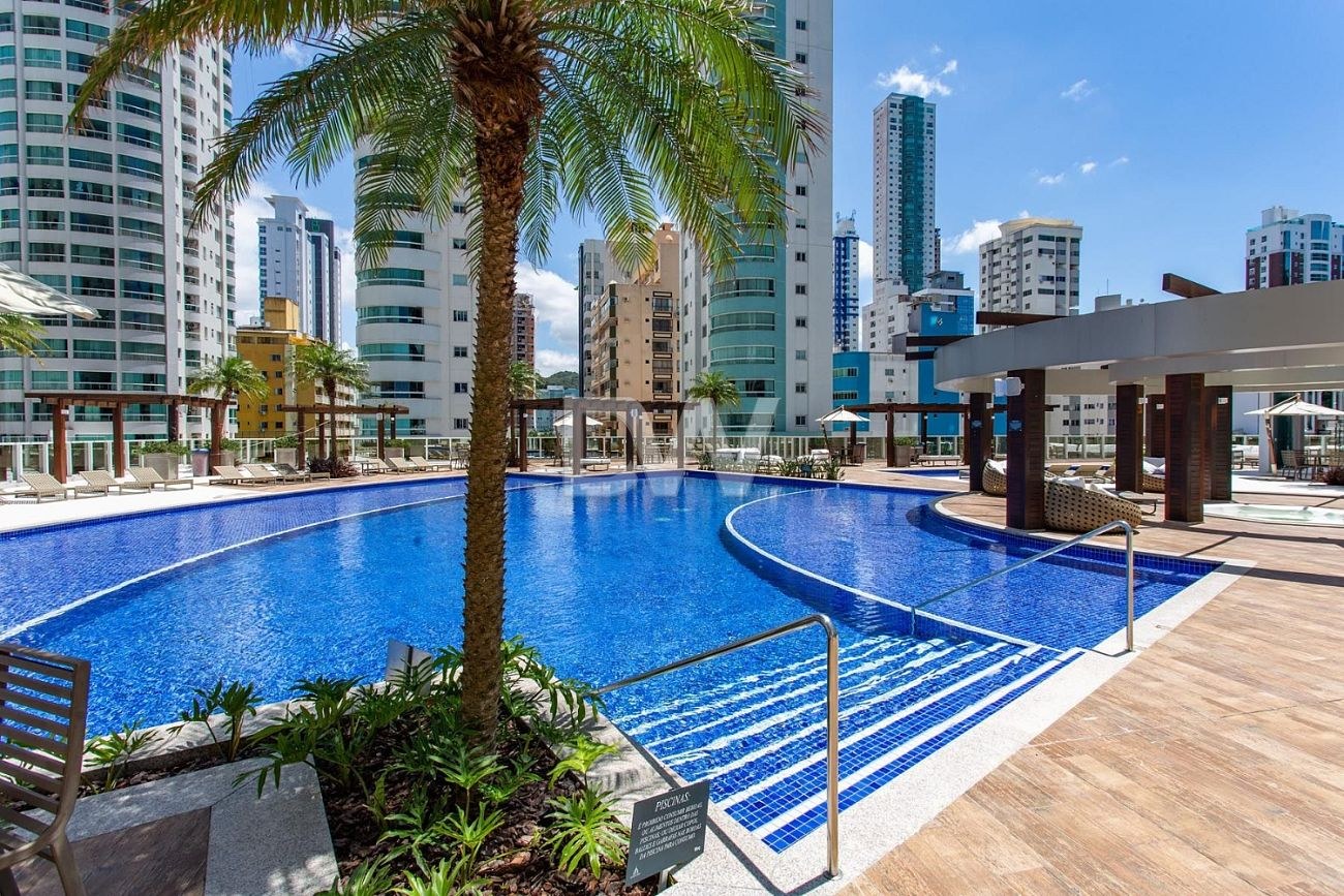 Apartamento de 2 Dormitorios en Venta en Balneário Camboriú - Santa Catarina - Brasil - 2